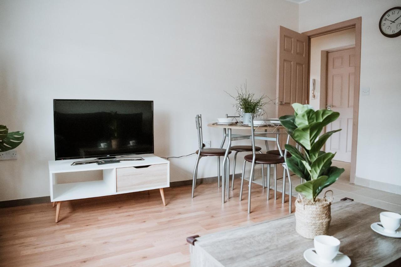 Flat 5 Lovely 1-bedroom Flat In Apartment