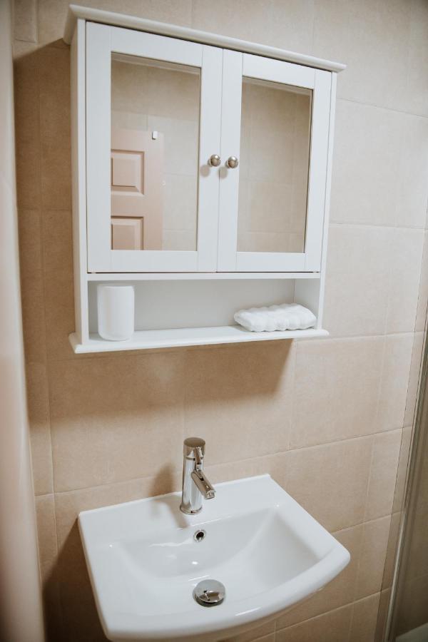 Apartment Flat 5 Lovely 1-bedroom Flat In *